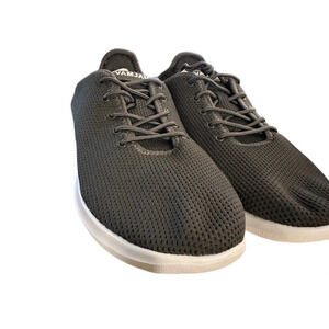 NWOT Men’s Lightweight Running Sneakers Shoes Lace Ups Synthetic Soles